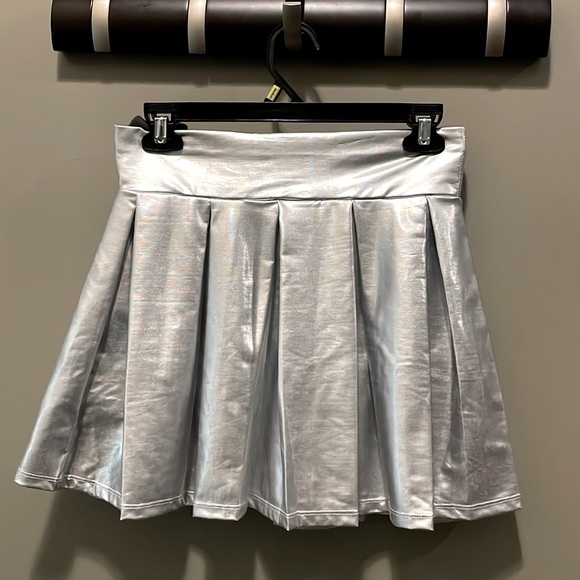 SPIRIT Costume Shiny Silver Mini Skirt Dress Flowy 100% Recycled Plastic Stretch - Picture 3 of 5